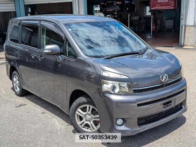 Toyota VOXY 2012-10 7936994-14