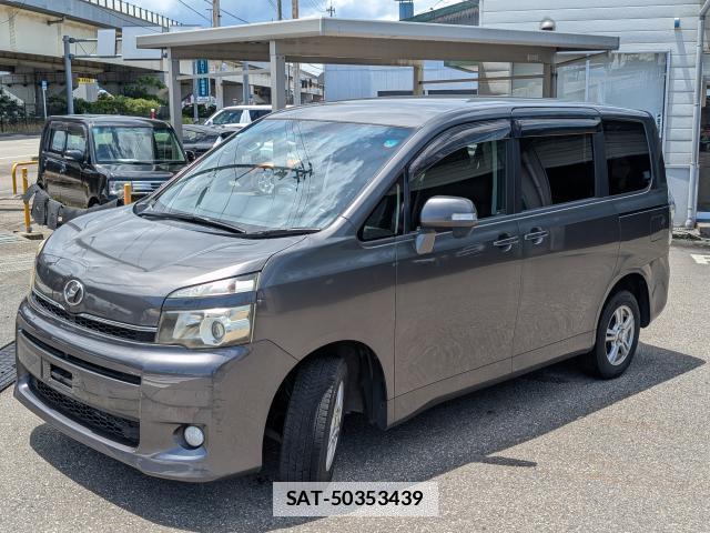 Toyota VOXY 2012-10 7936994-15