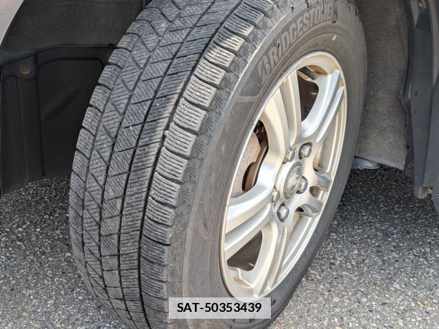 Toyota VOXY 2012-10 7936994-8