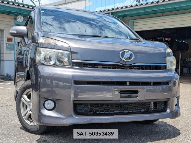 Toyota VOXY 2012-10 7936994-9
