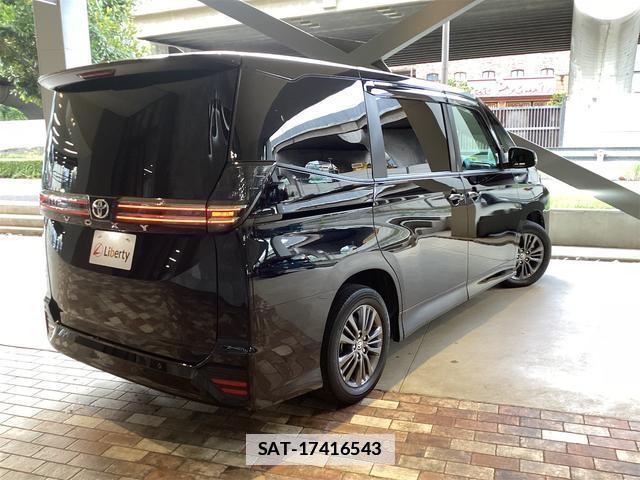 Toyota VOXY 2023-06 7937089-11