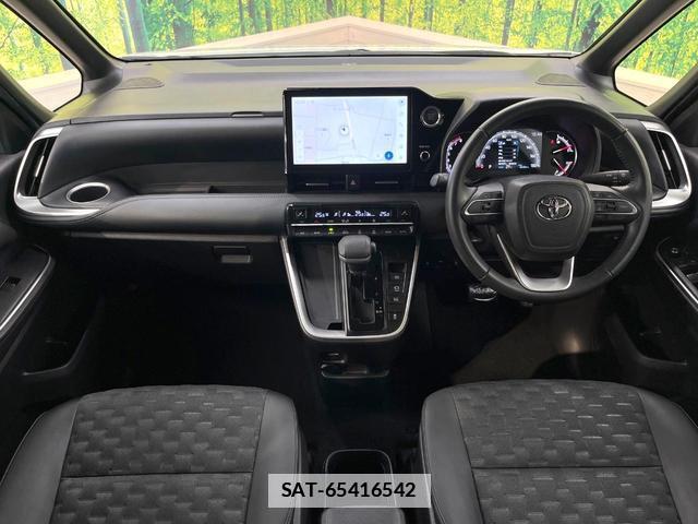 Toyota VOXY 2022-07 7937221-1