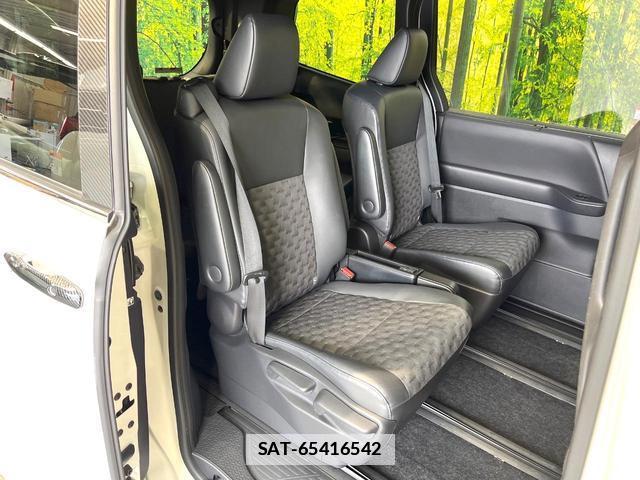 Toyota VOXY 2022-07 7937221-9