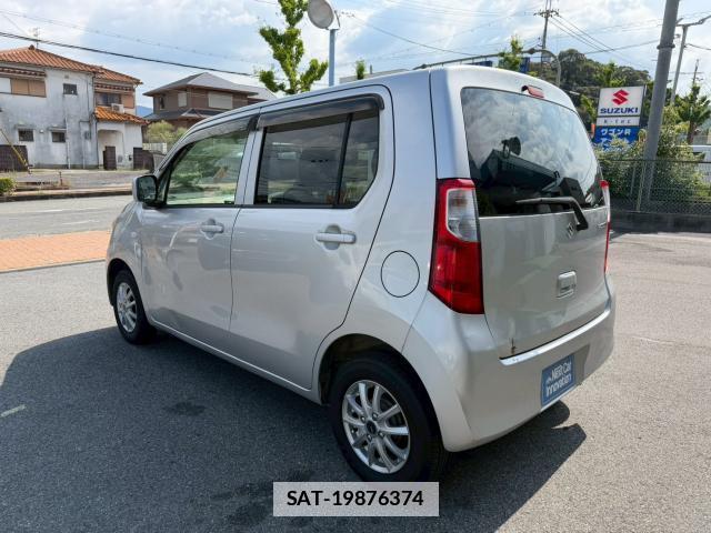 Suzuki WAGON R 2013-12 7934839-6