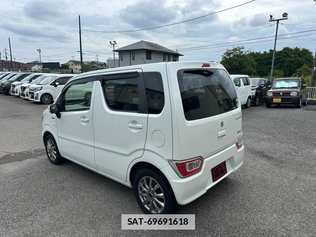 Suzuki WAGON R 2017-03 7937212-9