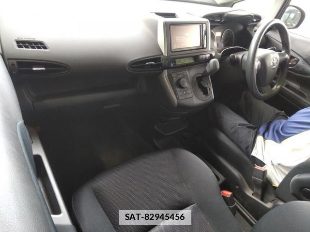 Toyota WISH 2015-06 7936629-2