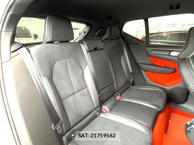 Volvo XC40 2019-09 7935122-12
