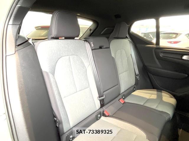 Volvo XC40 2022-11 7935123-12