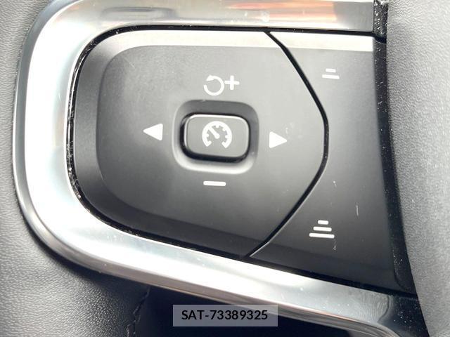 Volvo XC40 2022-11 7935123-6