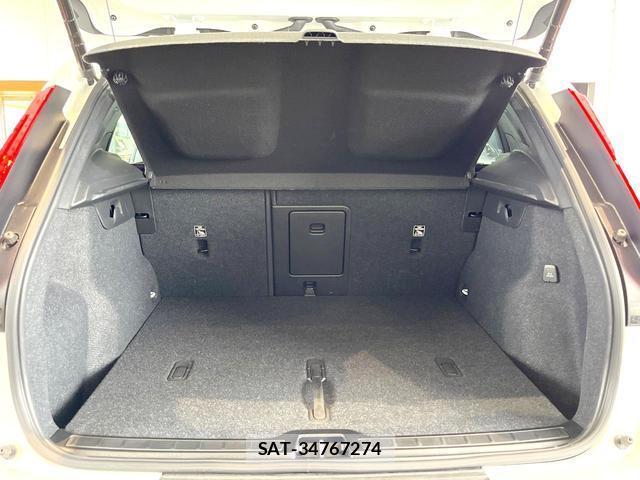 Volvo XC40 2021-12 7935125-13