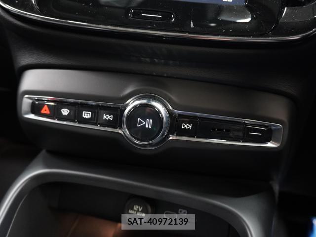 Volvo XC40 2023-03 7936299-4