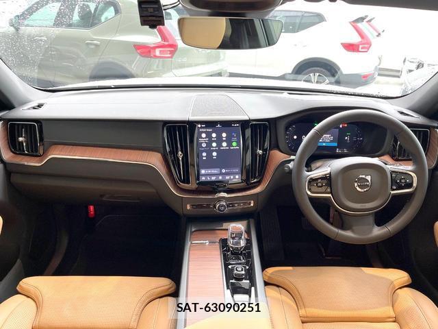 Volvo XC60 2025-06 7935121-1