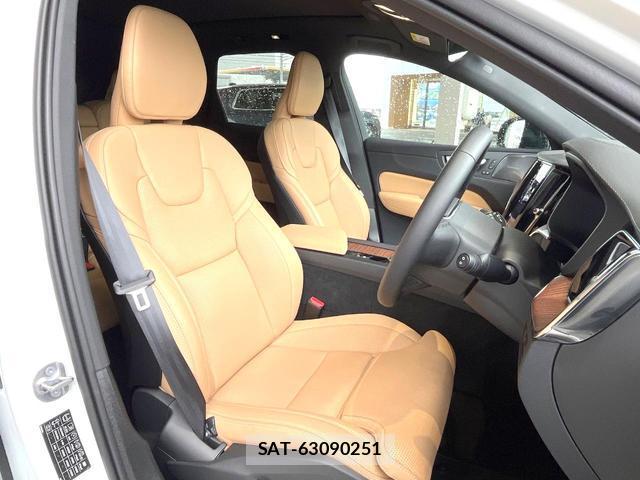 Volvo XC60 2025-06 7935121-11