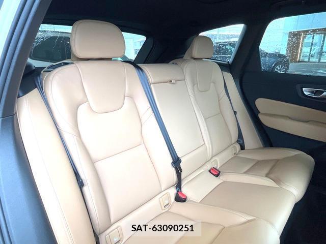 Volvo XC60 2025-06 7935121-12