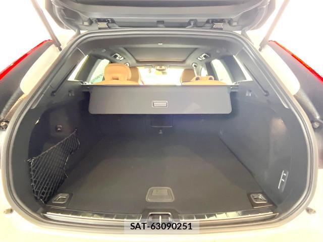 Volvo XC60 2025-06 7935121-13