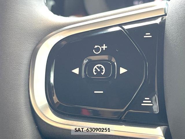 Volvo XC60 2025-06 7935121-8