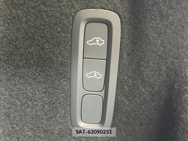 Volvo XC60 2025-06 7935121-9