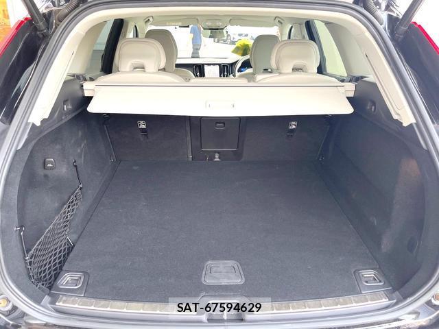 Volvo XC60 2022-12 7935124-11