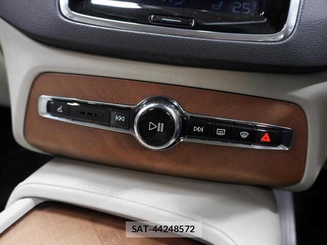 Volvo XC90 2020-01 7936300-4