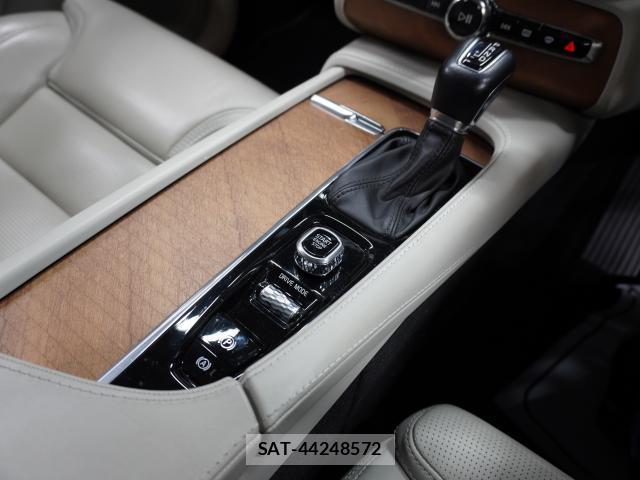 Volvo XC90 2020-01 7936300-5