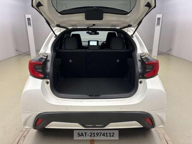 Toyota YARIS 2022-03 7933867-4