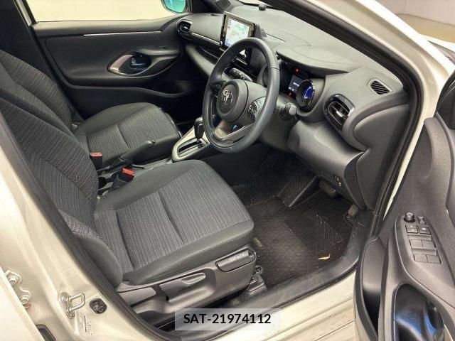 Toyota YARIS 2022-03 7933867-6