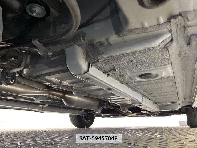 Toyota YARIS 2023-08 7934342-18