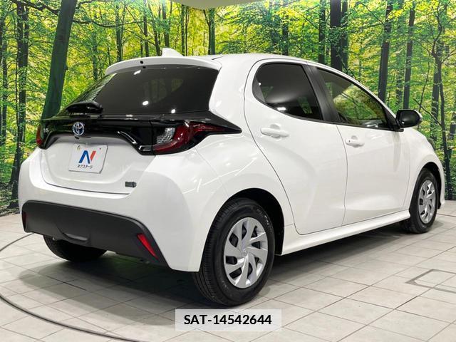Toyota YARIS 2023-06 7934492-16