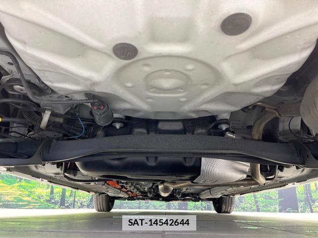 Toyota YARIS 2023-06 7934492-18