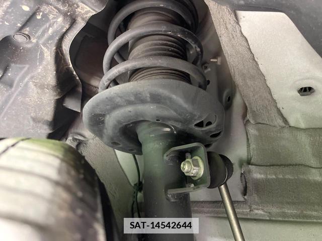 Toyota YARIS 2023-06 7934492-19