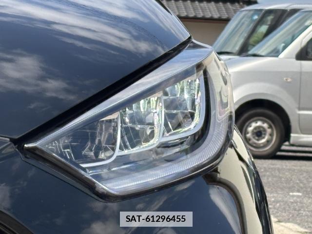 Toyota YARIS 2021-05 7935026-14