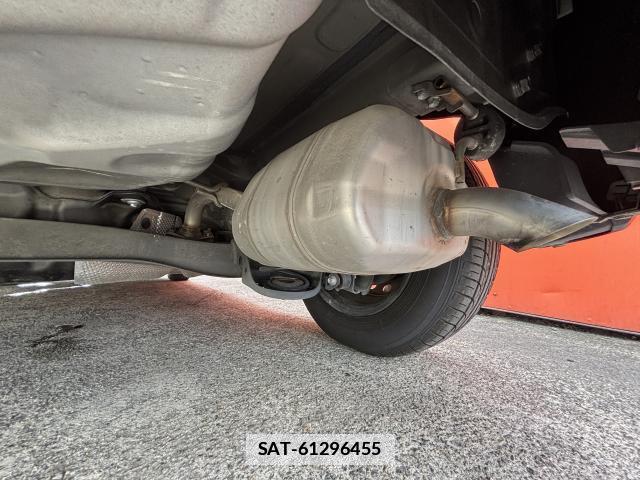 Toyota YARIS 2021-05 7935026-18