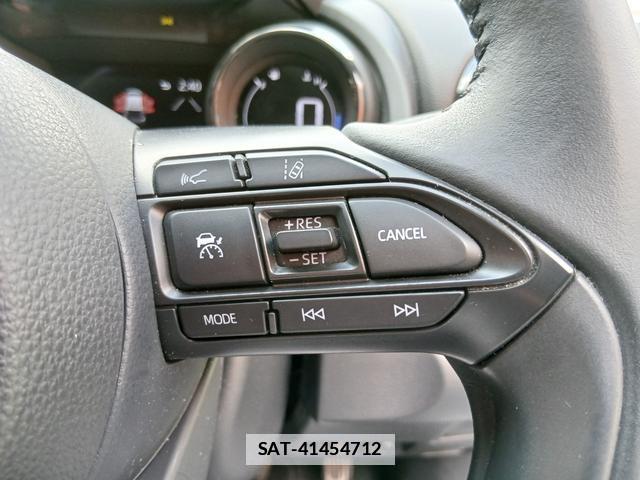 Toyota YARIS 2020-04 7935028-12