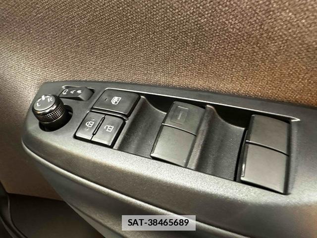 Toyota YARIS 2021-02 7935288-13