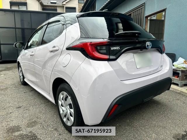 Toyota YARIS 2020-12 7935622-3