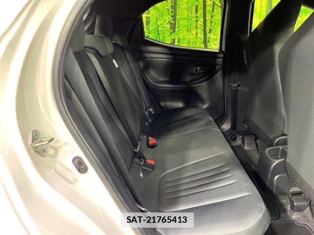 Toyota YARIS 2023-06 7936175-9