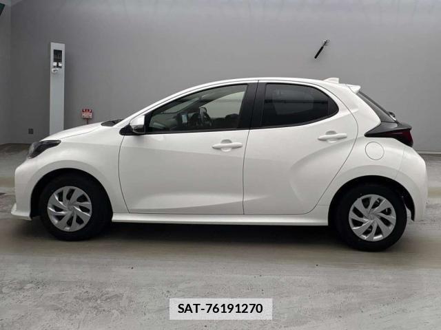 Toyota YARIS 2023-06 7936307-13