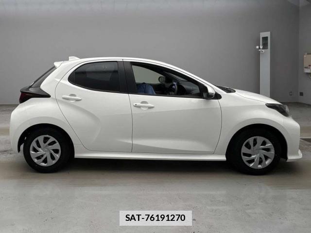 Toyota YARIS 2023-06 7936307-3