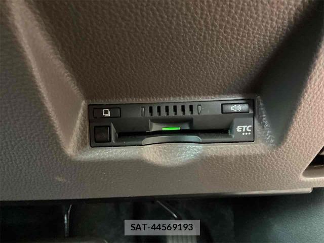 Toyota YARIS 2023-11 7937078-3
