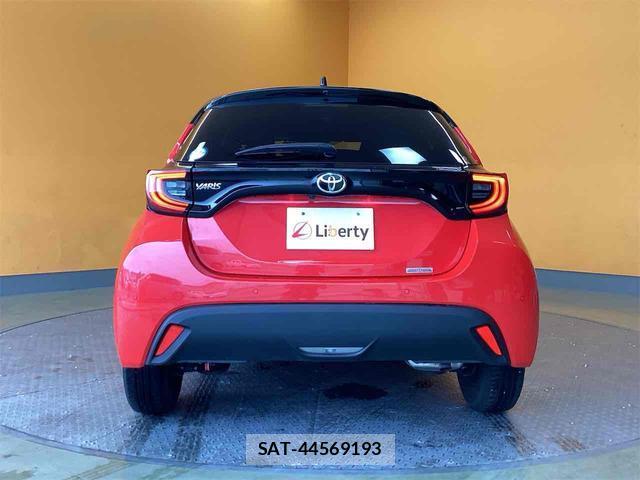 Toyota YARIS 2023-11 7937078-8