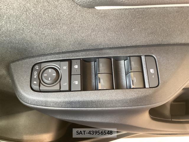 Toyota YARIS 2025-01 7937087-13