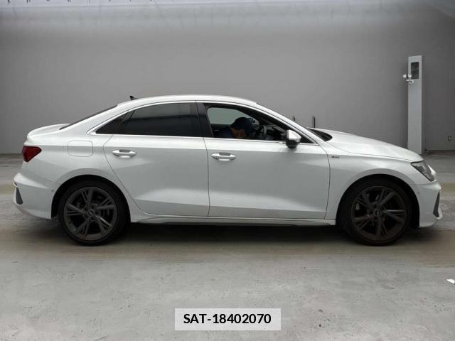 Audi A3 SEDAN 2023-08 7960873-3