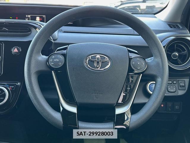 Toyota AQUA 2018-05 7959702-2