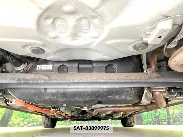 Toyota AQUA 2017-06 7959769-18