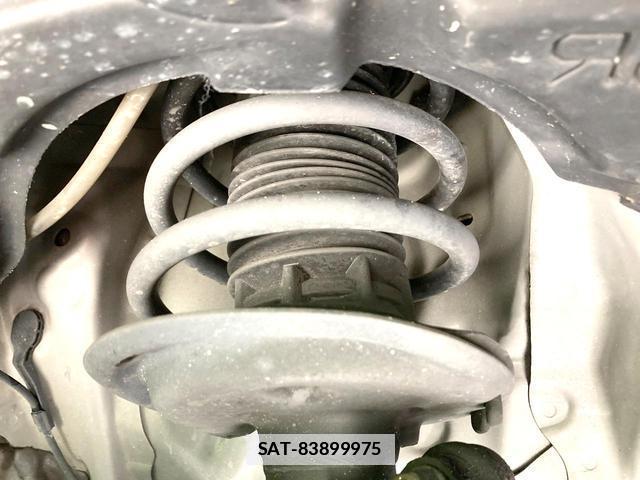 Toyota AQUA 2017-06 7959769-19