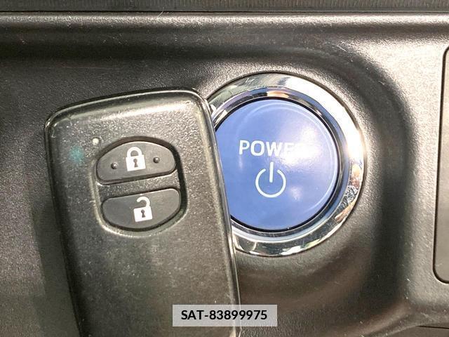 Toyota AQUA 2017-06 7959769-6