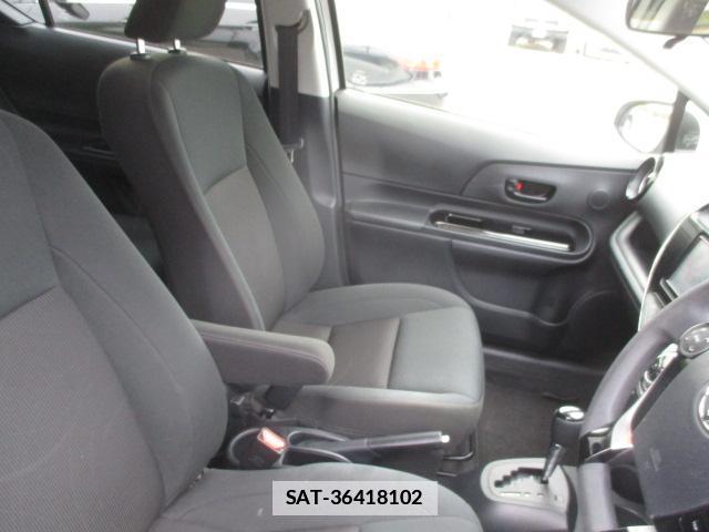 Toyota AQUA 2018-01 7959853-10