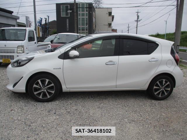 Toyota AQUA 2018-01 7959853-4