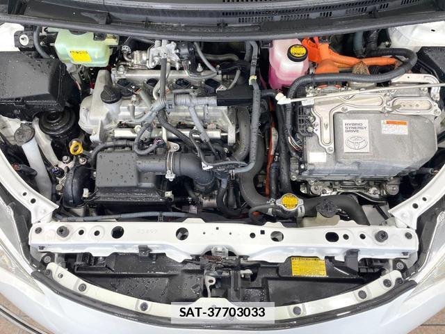 Toyota AQUA 2014-03 7959930-17