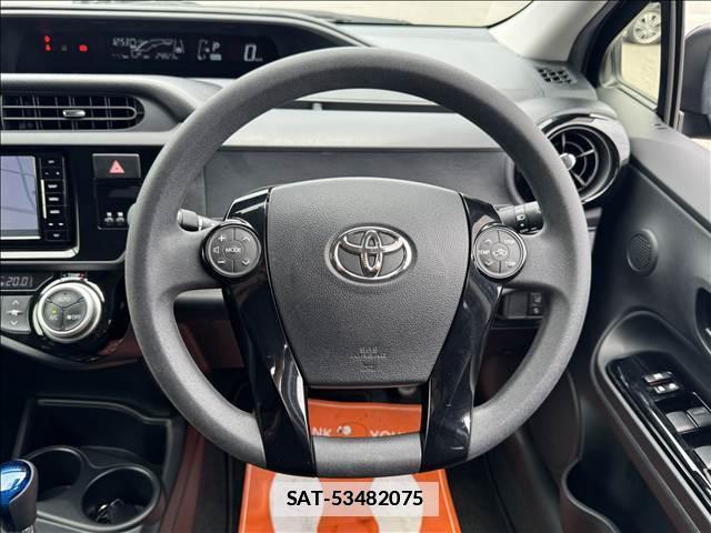 Toyota AQUA 2016-10 7959994-12
